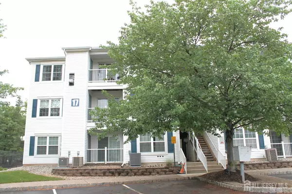 Edison, NJ 08817,1712 Waterford DR