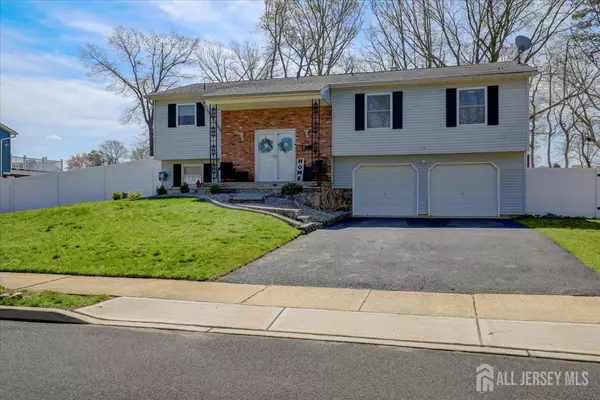 16 Dutch Valley RD, Howell, NJ 07731