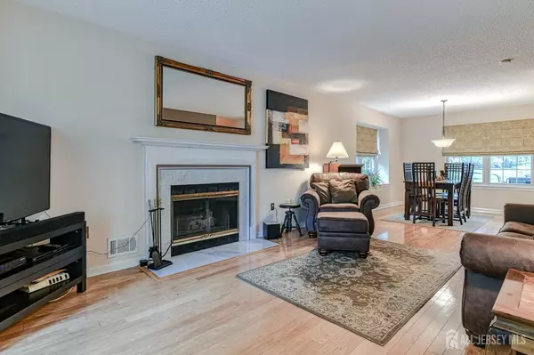North Brunswick, NJ 08902,25 Sheffield CT