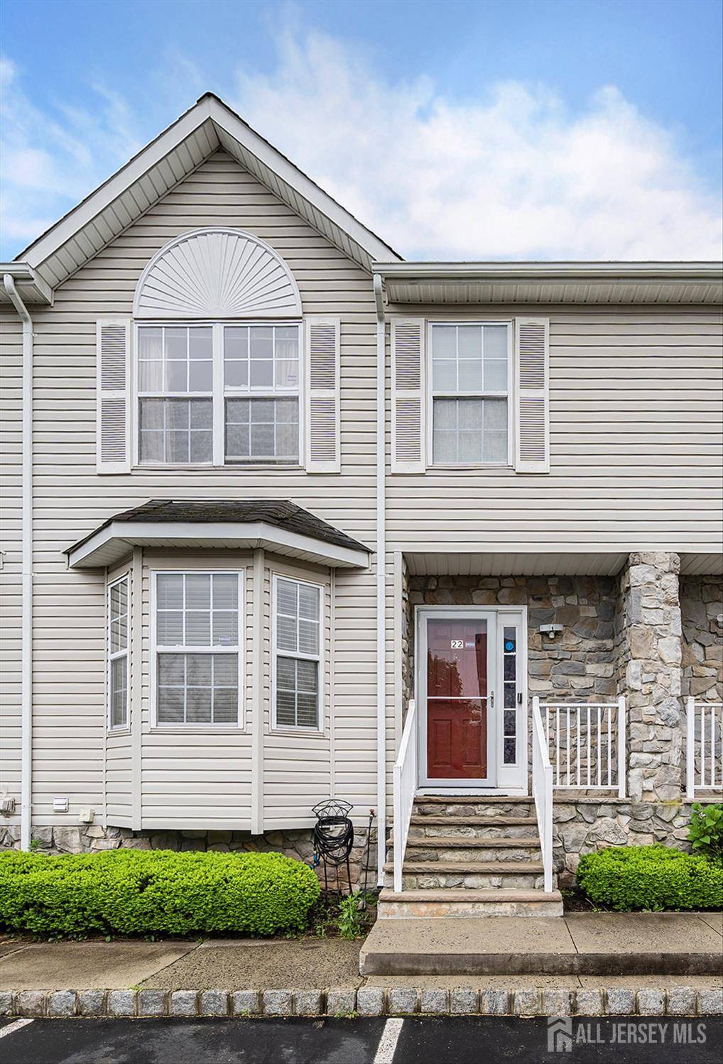 22 Edith DR, Franklin, NJ 08873
