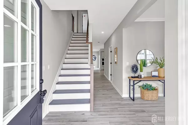 Edison, NJ 08817,13 Markham RD