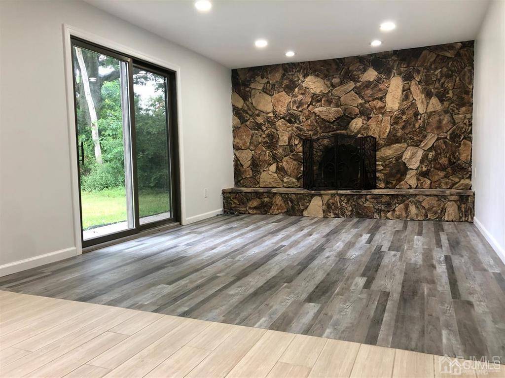 Piscataway, NJ 08854,16 Holly LN