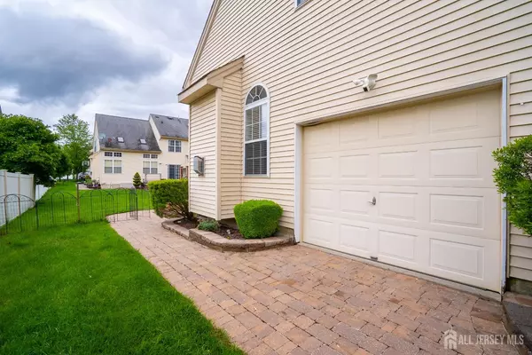South Brunswick, NJ 08852,4 Bernadette CIR