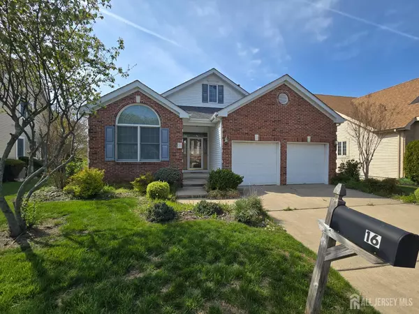 16 Phillip CT, Monroe, NJ 08831