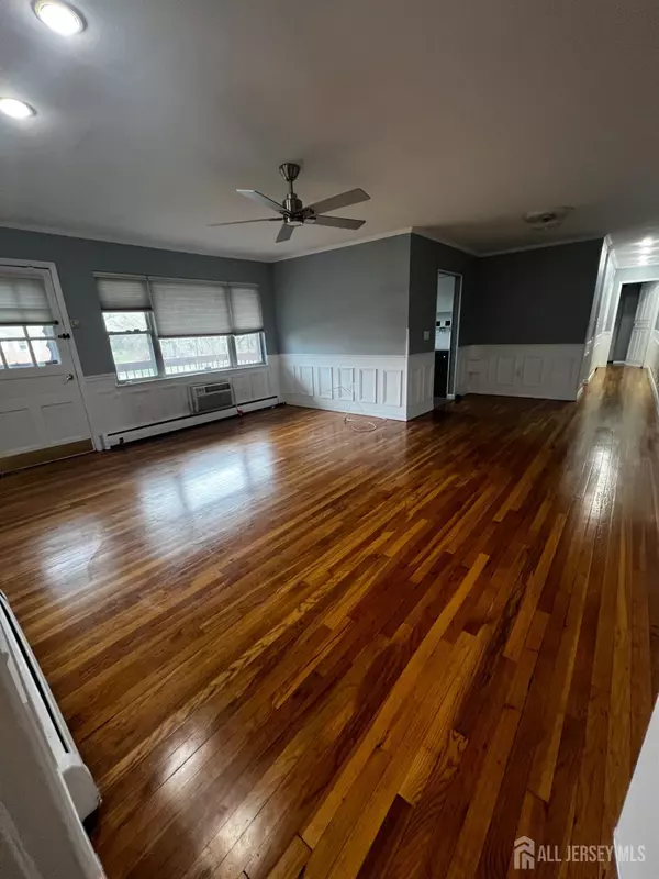 Iselin, NJ 08830,55 Gills LN #64