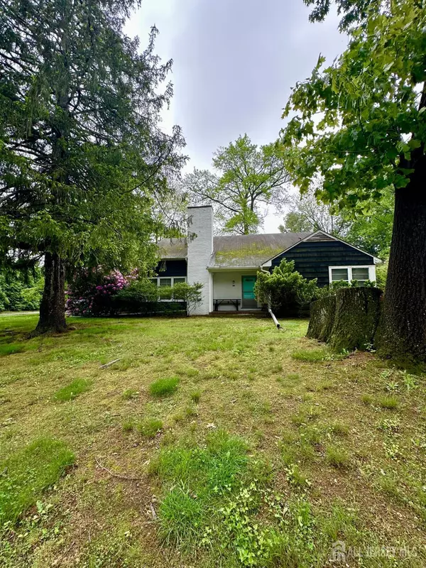 33 Lawrence Brook DR, East Brunswick, NJ 08816