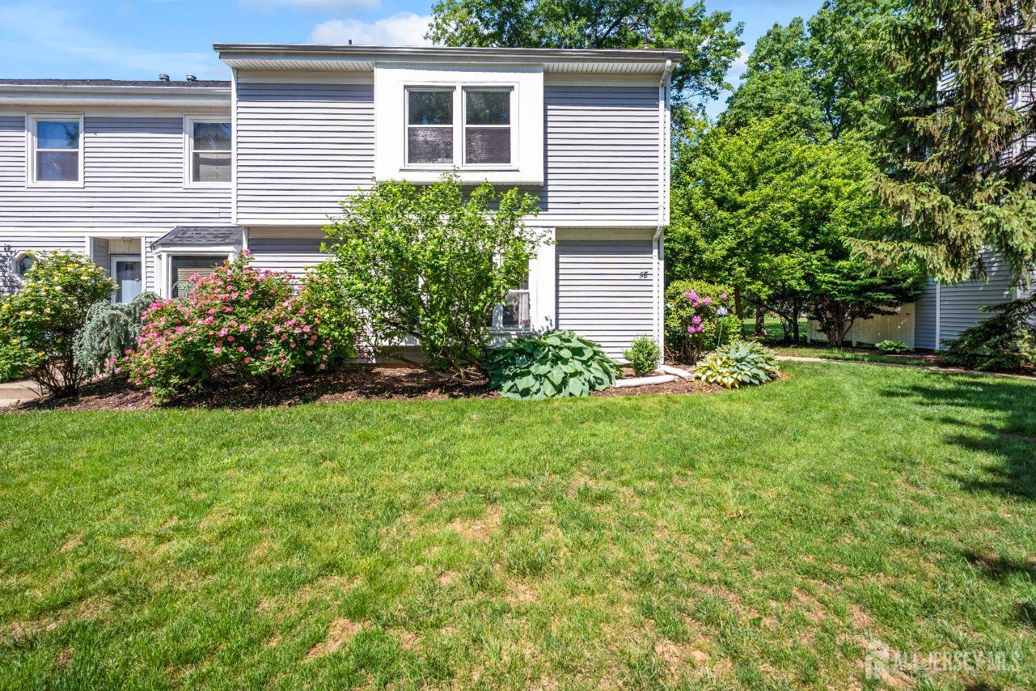 58 La Rue LN, East Brunswick, NJ 08816