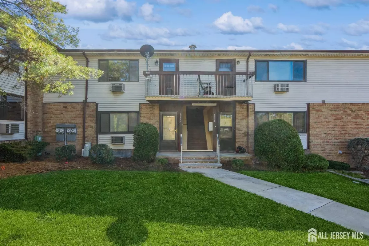 Woodbridge Proper, NJ 07095,1308 E Cricket LN