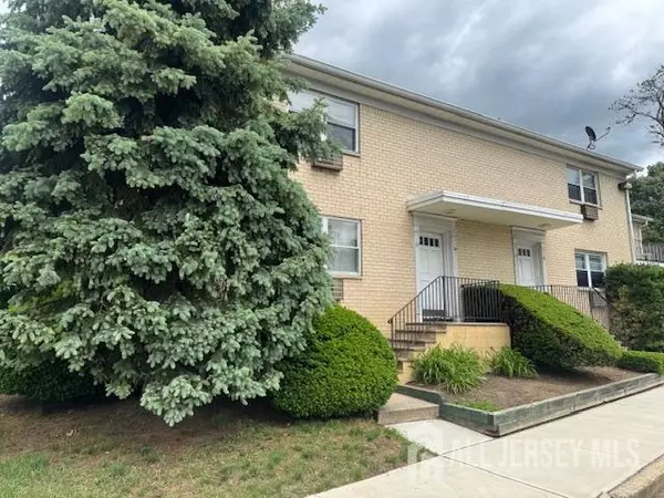 East Brunswick, NJ 08816,400 Cranbury RD #15