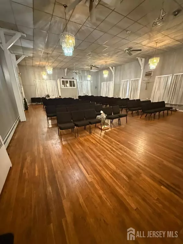 Newark, NJ 07106,17 Alexander ST #19