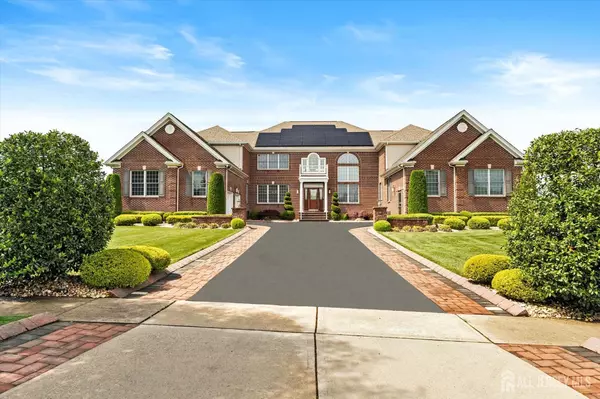 9 Bouvier LN, South Brunswick, NJ 08816