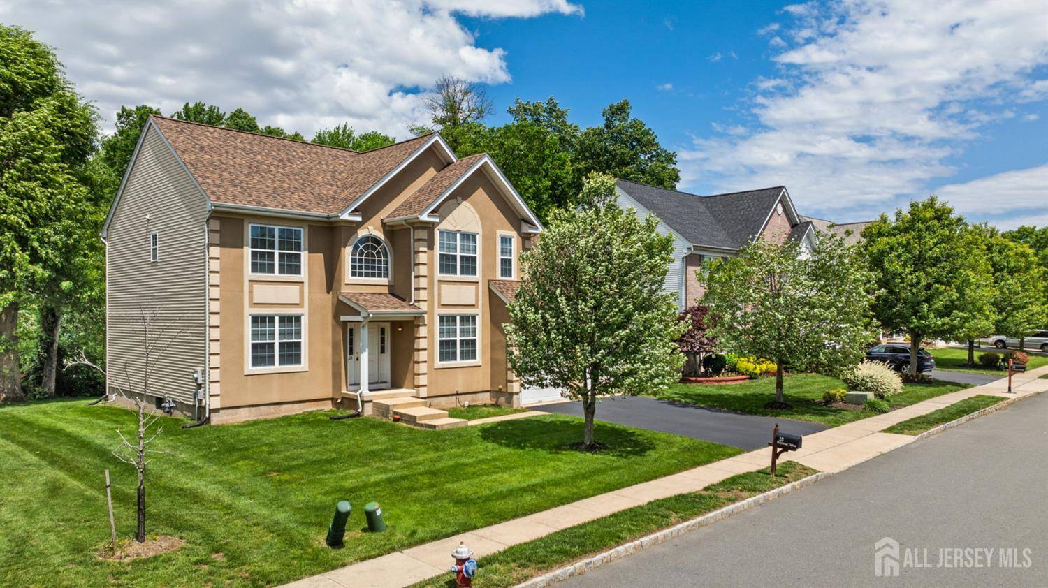 Franklin, NJ 08540,13 Goldstar DR