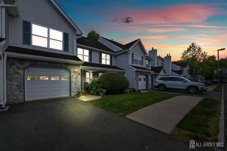 82 Heather CT, South Brunswick, NJ 08852