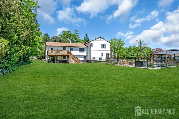 Monroe, NJ 08831,24 Bentley RD