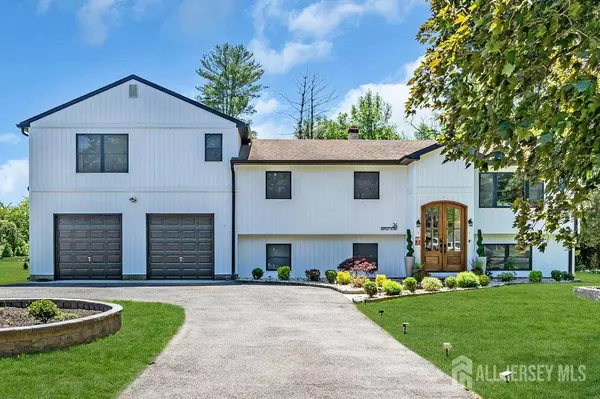 24 Bentley RD, Monroe, NJ 08831