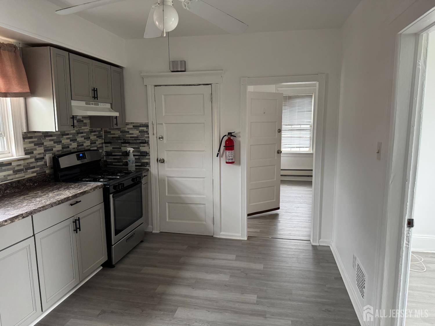 Carteret, NJ 07008,23 Leick AVE #2
