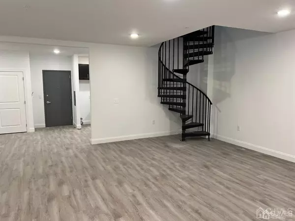 South River, NJ 08882,37 Main ST #15