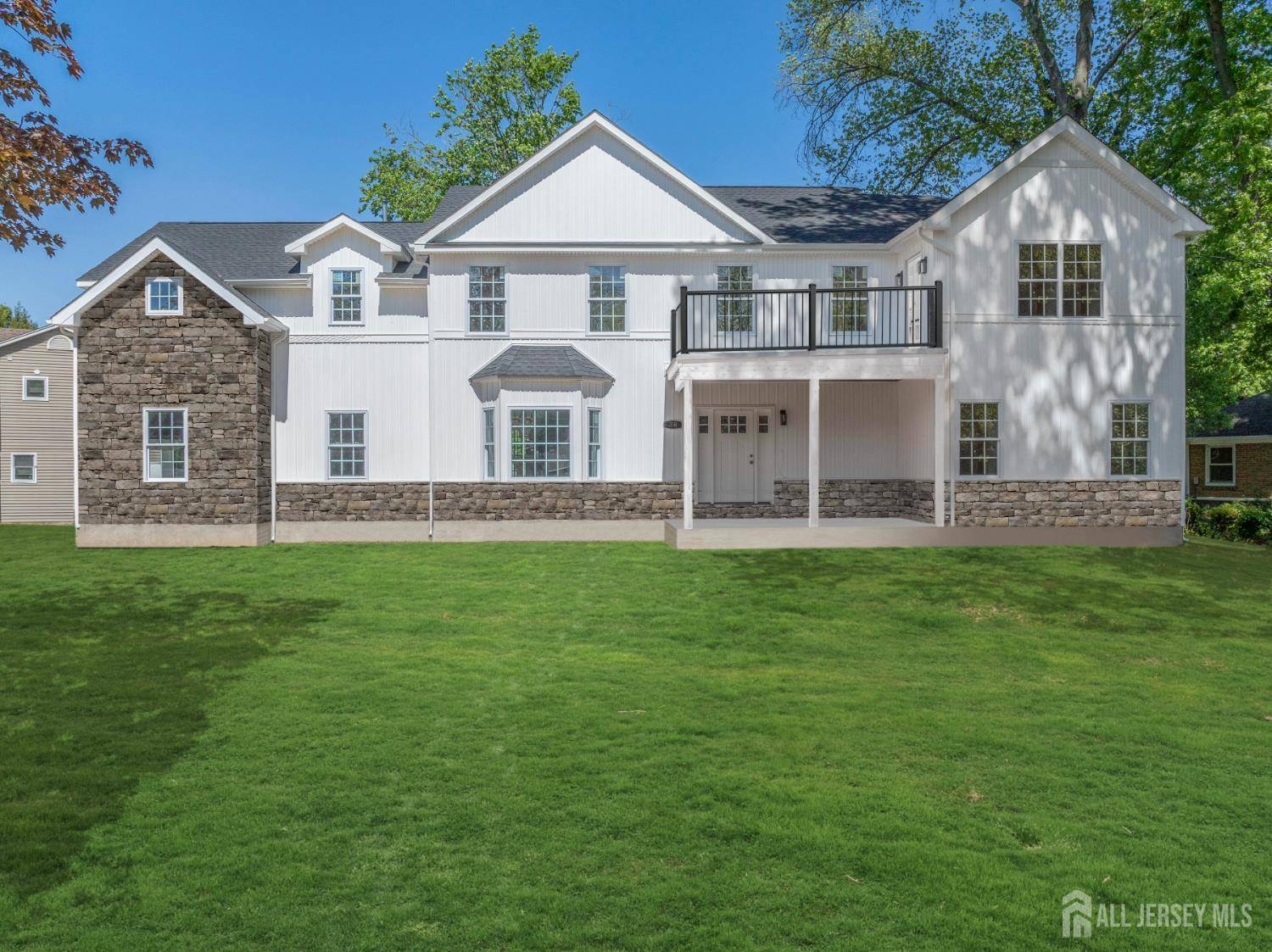 38 Louise DR, East Brunswick, NJ 08850