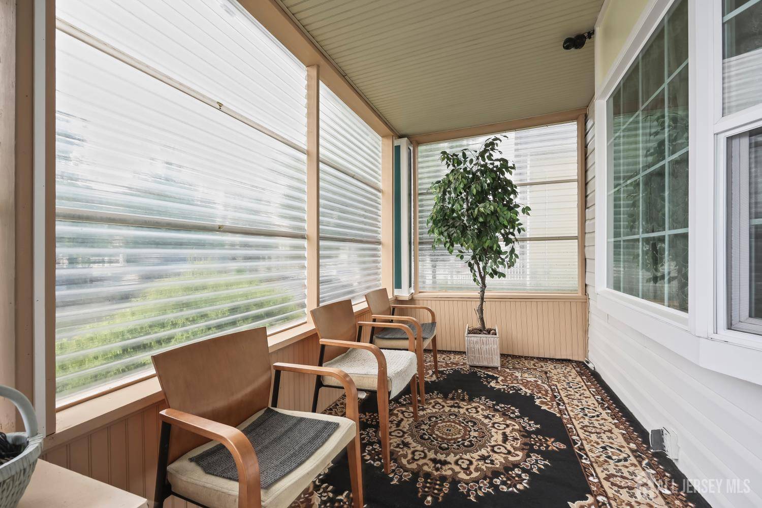 South Amboy, NJ 08879,365 E John ST