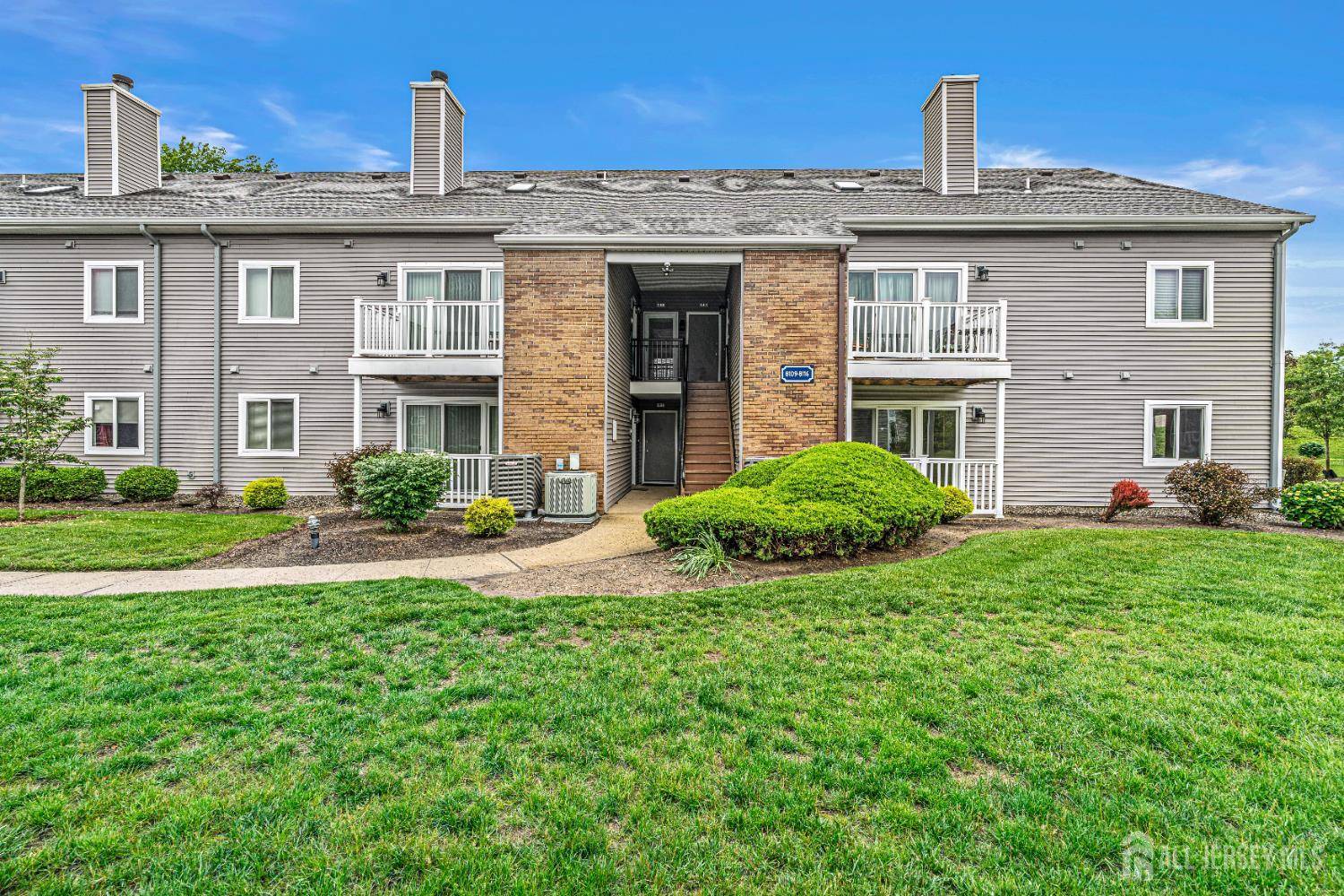 8113 Tamarron DR, Plainsboro, NJ 08536