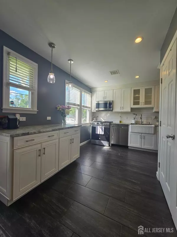 Eatontown, NJ 07724,34 Barker AVE