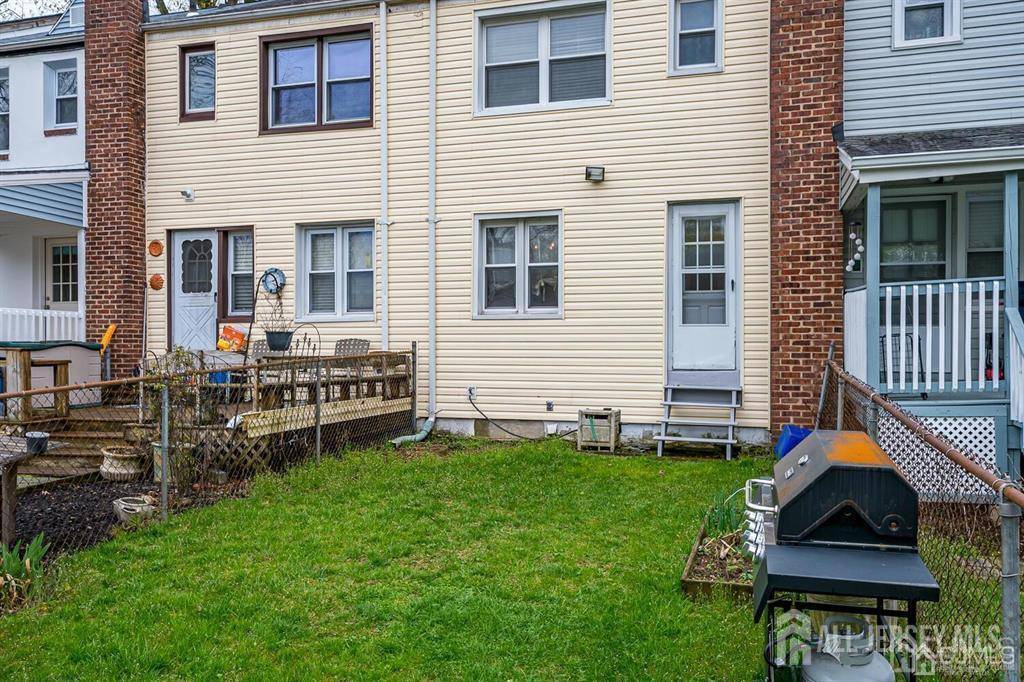 Metuchen, NJ 08840,33 Victory CT
