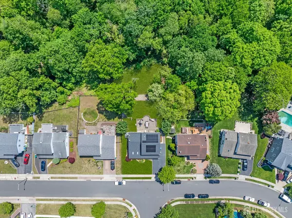 Edison, NJ 08817,42 Ridge RD