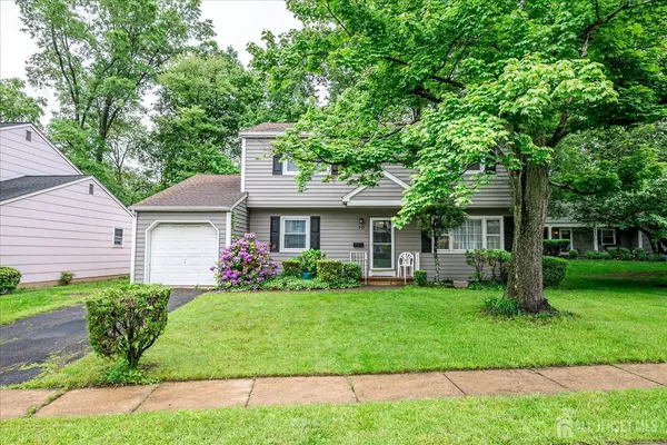 10 Ginesi CT, Metuchen, NJ 08840