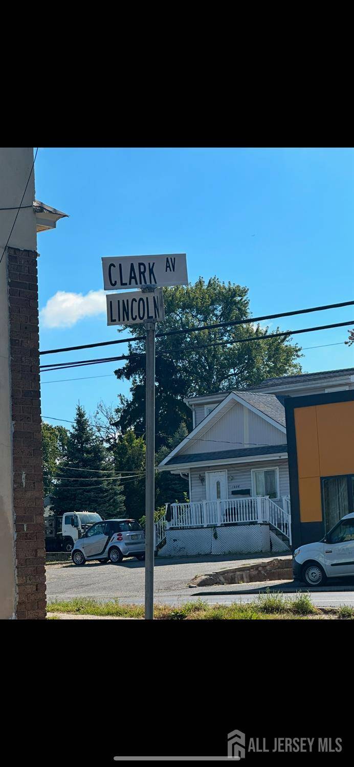 Edison, NJ 08817,2 Clark AVE