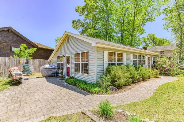 Lacey, NJ 08731,312 Bunnell PL