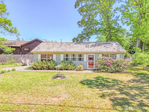 312 Bunnell PL, Lacey, NJ 08731