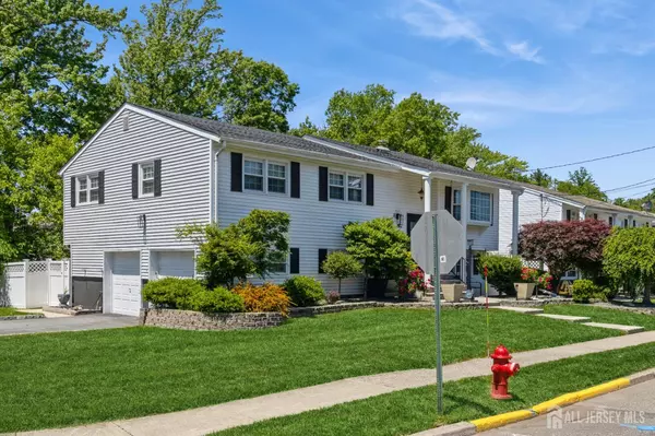 Woodbridge Proper, NJ 07095,1 Hollywood DR