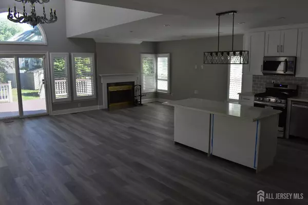 Metuchen, NJ 08840,12 Juniper ST