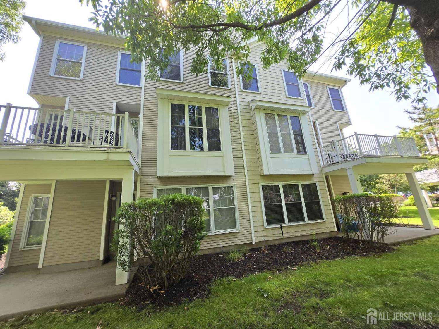 South Amboy, NJ 08879,3 Great Beds WAY