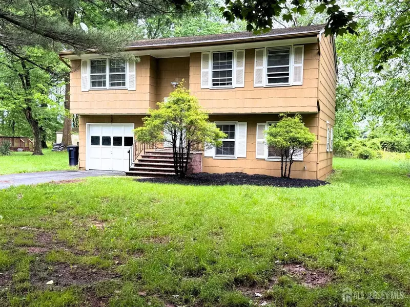 5 Pelmont PL, Piscataway, NJ 08854