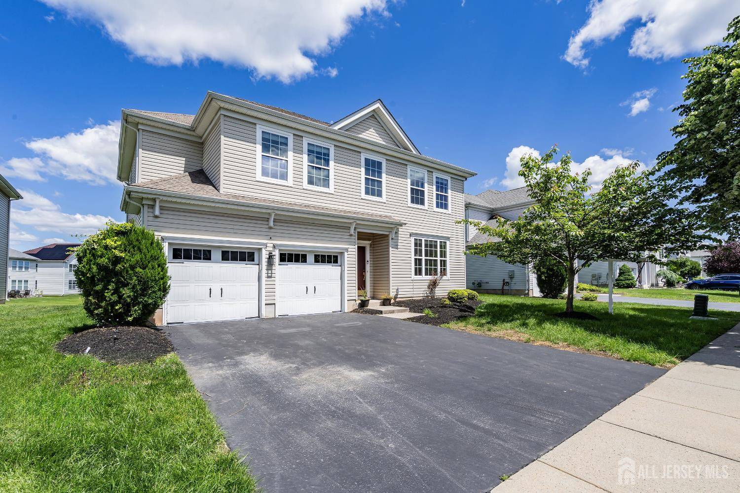 Piscataway, NJ 08854,3 Lily LN