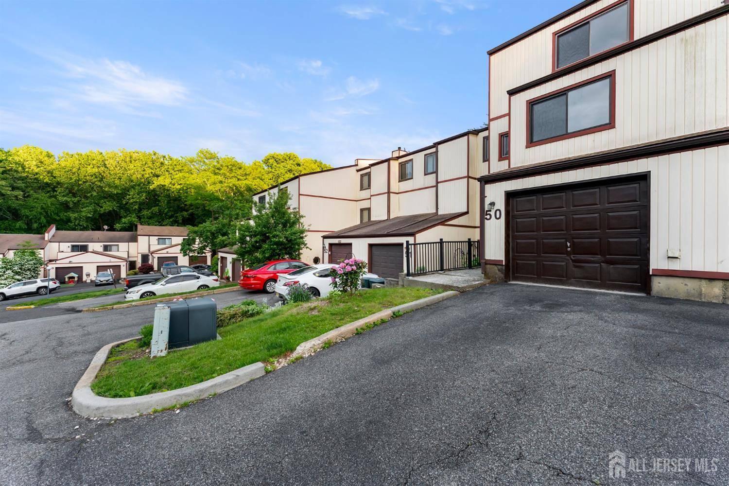 Matawan, NJ 07747,50 Ellen Heath DR