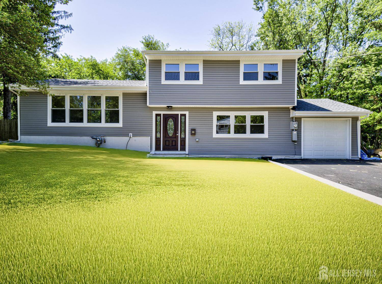 East Brunswick, NJ 08816,44 Sullivan WAY
