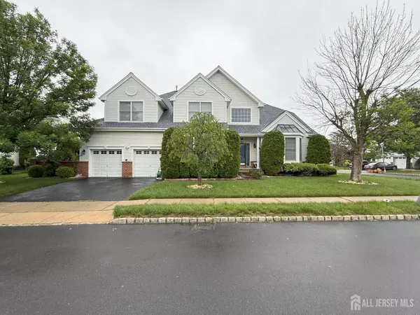 2 Hampshire PL, Monroe, NJ 08831
