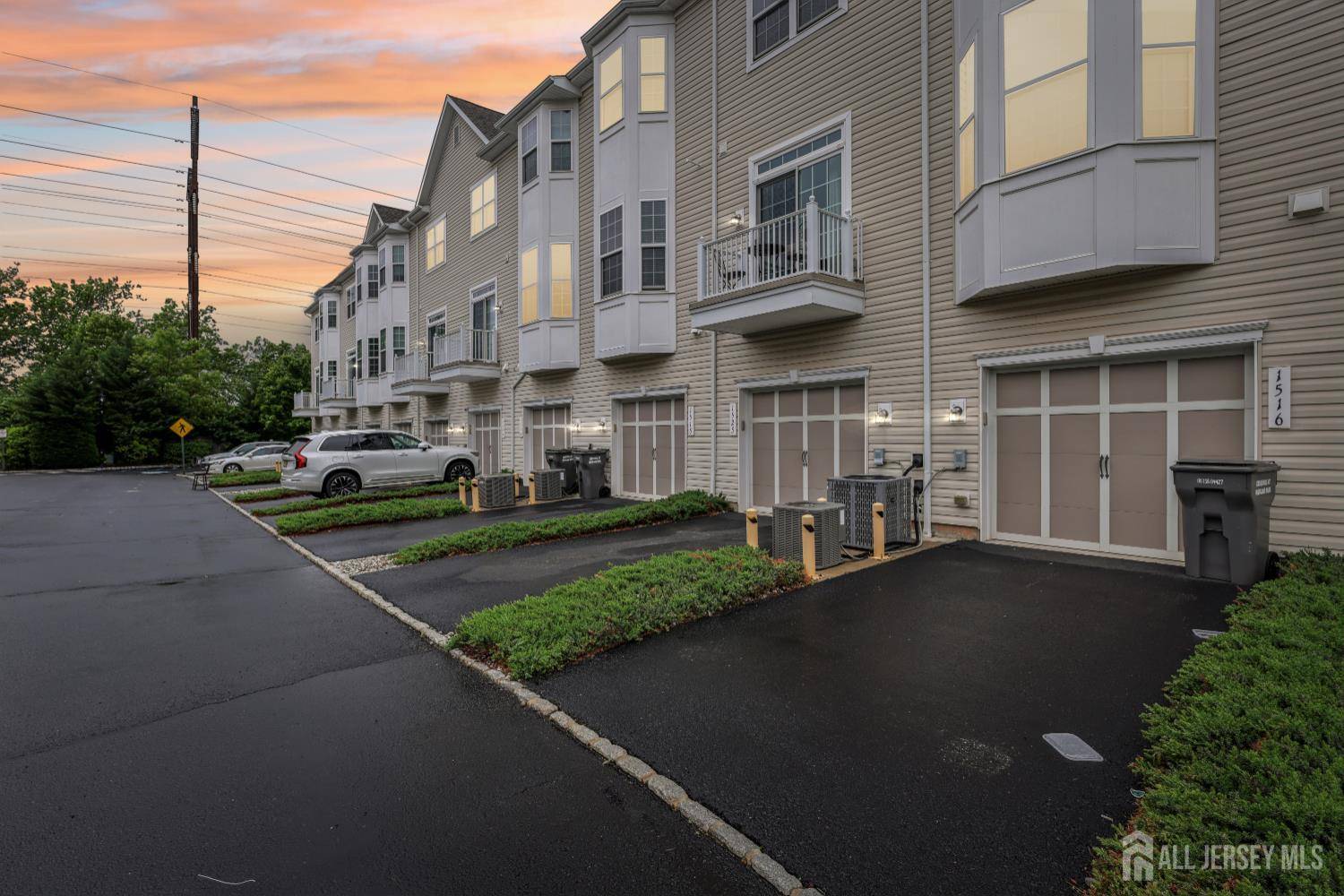 1525 Hudson CIR, Highland Park, NJ 08904