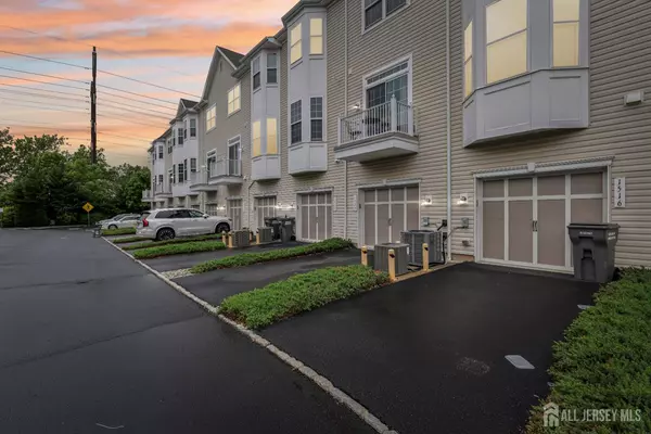 1525 Hudson CIR, Highland Park, NJ 08904