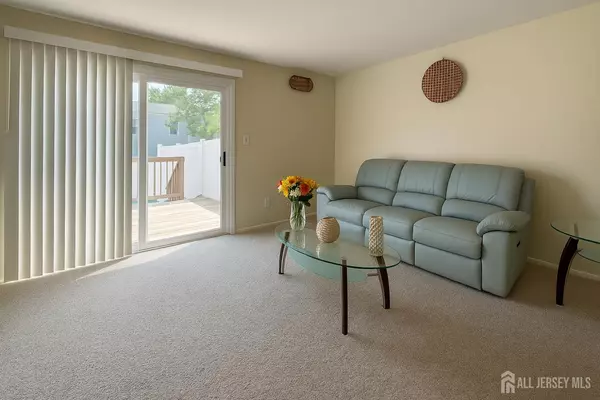 Sayreville, NJ 08872,8 Fern CT