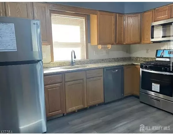 Linden, NJ 07036,215 BOWER ST