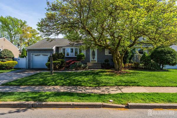 15 E Grant AVE, Colonia, NJ 07067