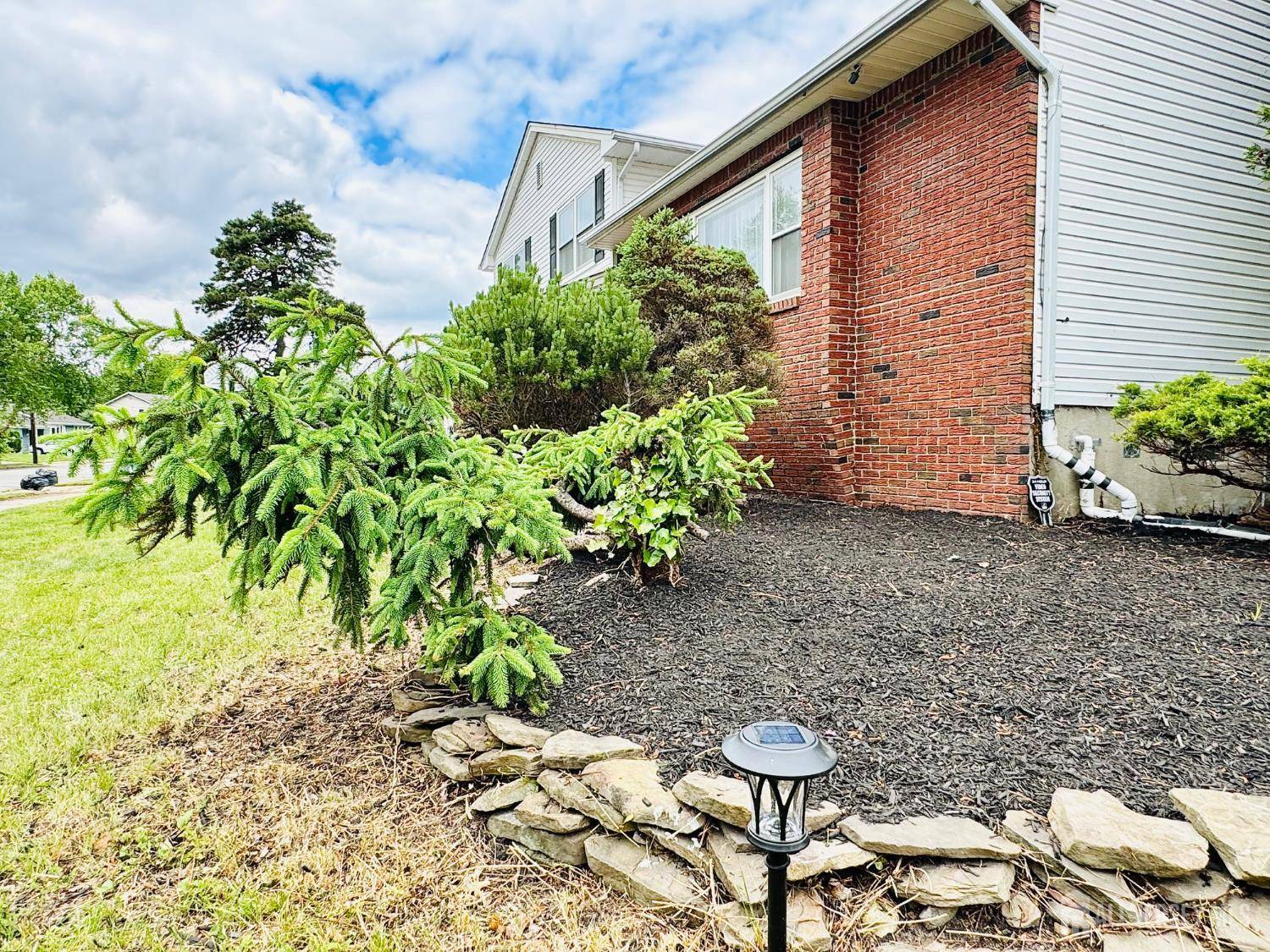 Milltown, NJ 08850,7 Rosewood DR