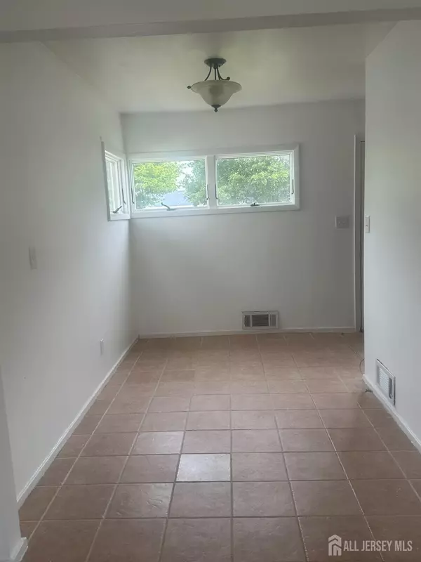 Rahway, NJ 08857,193 Donald AVE