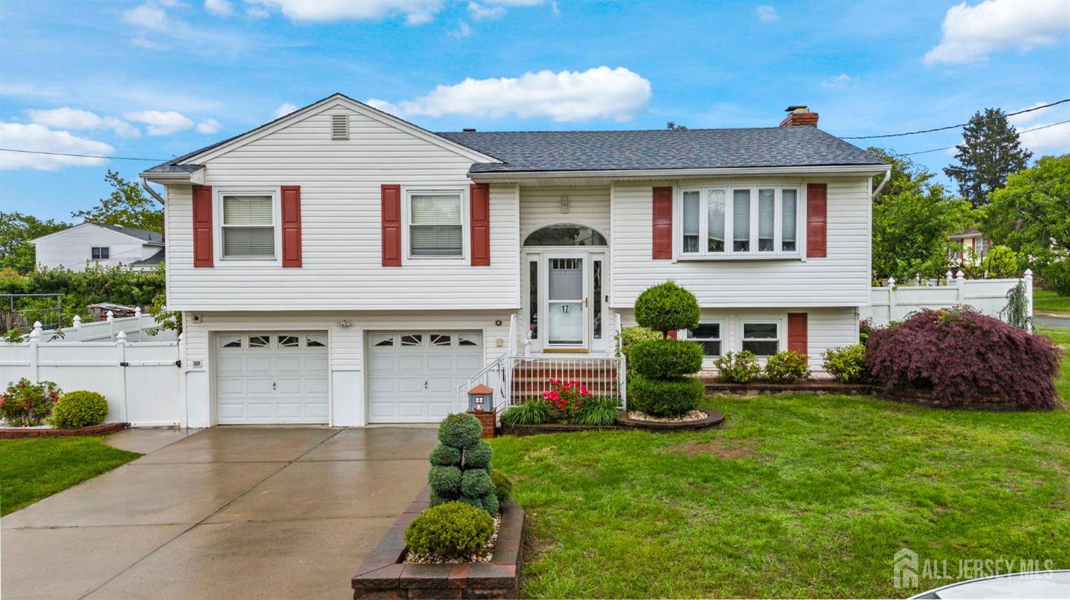 17 4th ST, South River, NJ 08882