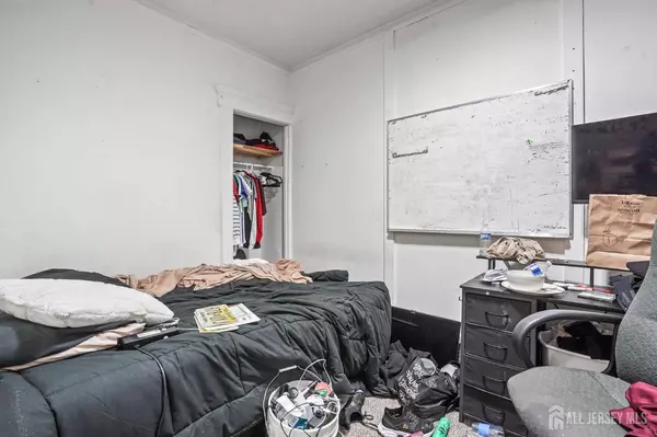 Perth Amboy, NJ 08861,264 Washington ST