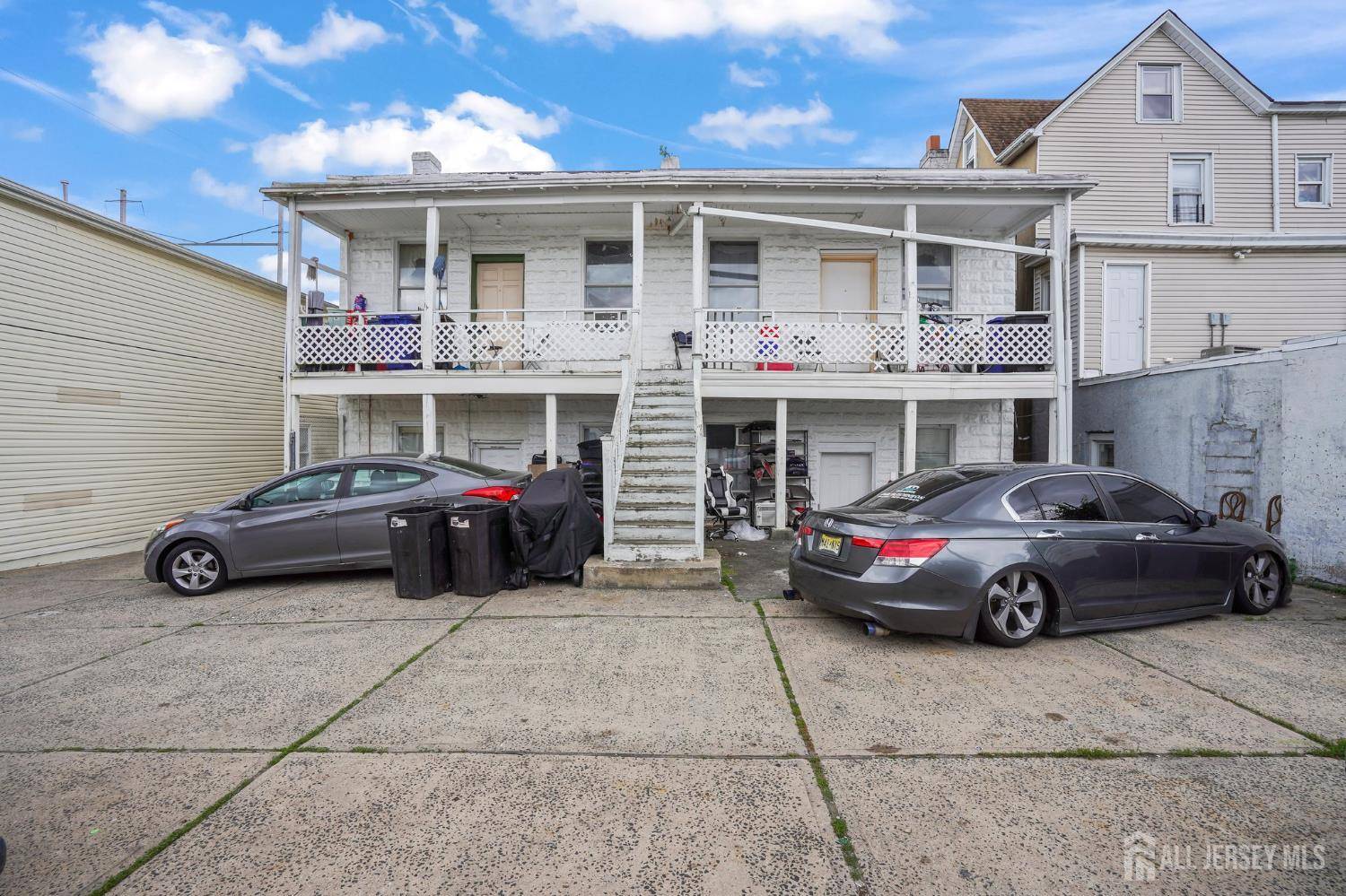 Perth Amboy, NJ 08861,264 Washington ST