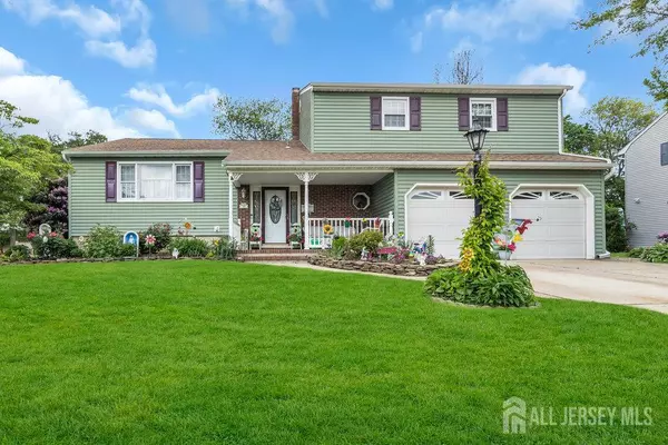 4 Anne TER, Sayreville, NJ 08879